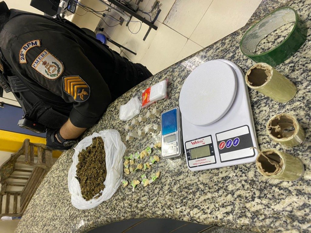 PM apreende material do tráfico de drogas em três ocorrências na Região