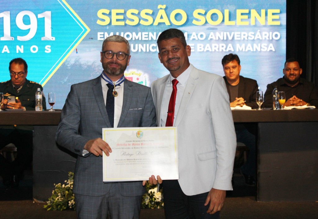 C Mara De Barra Mansa Entrega T Tulos De Cidadania E Medalhas A Voz