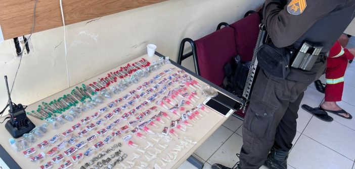 PM Apreende Drogas No Vila Americana Menores E Adolescente Em