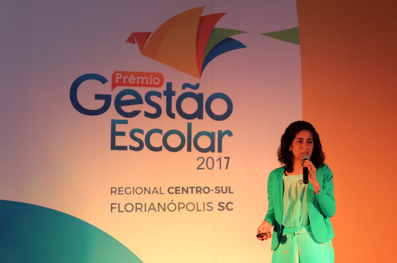 Diretora De Ciep De Itatiaia Conquista Prêmio Gestão Escolar A Voz Da Cidade