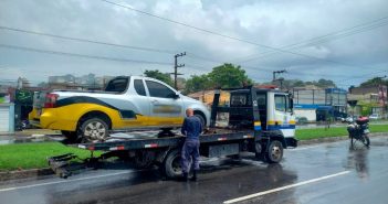 GM flagra em Volta Redonda motorista ao celular e dirigindo pela contramão no Conforto