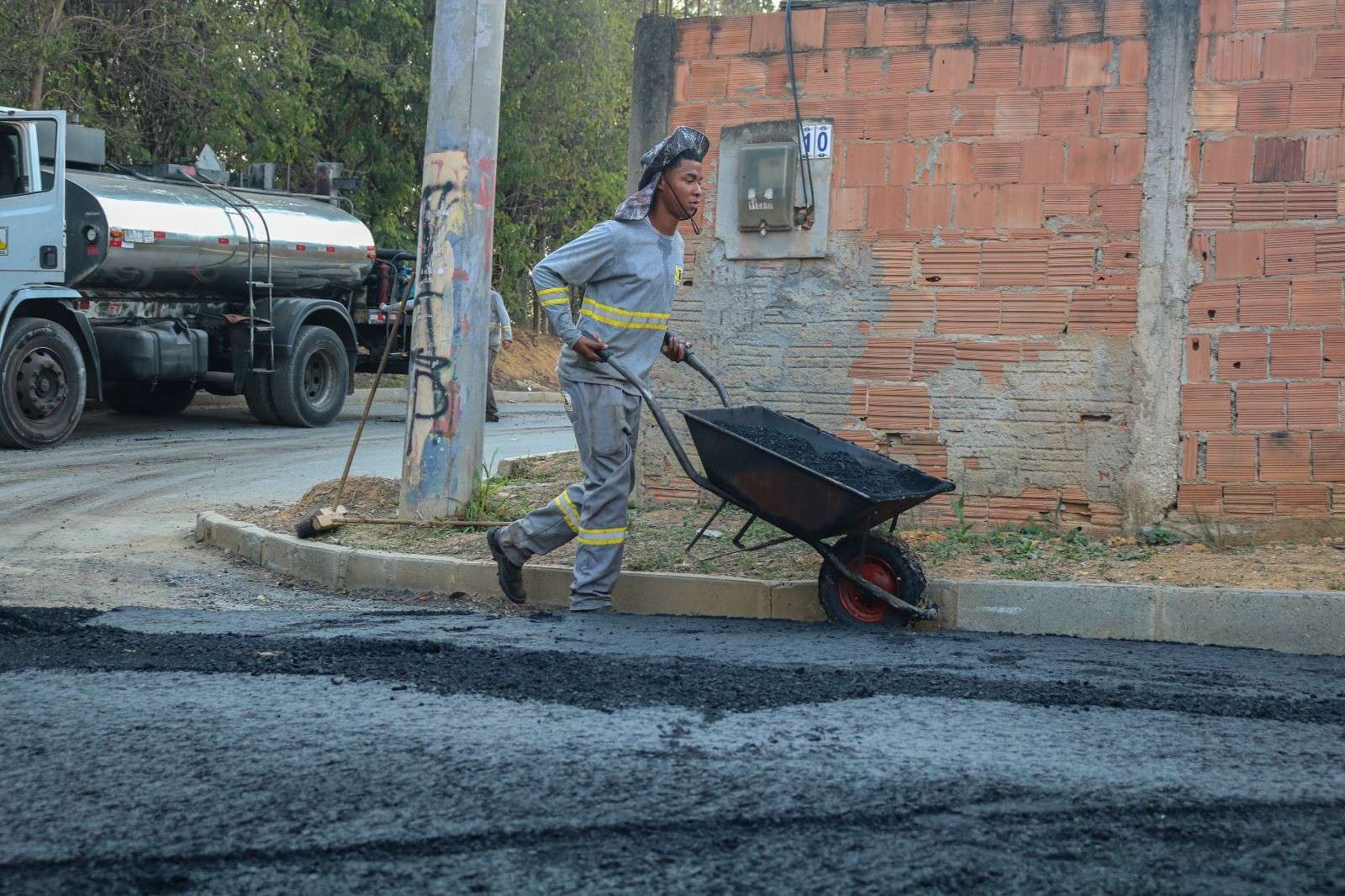 14.cf.res.cidades.asfaltamento da parte alta.2.obras.arianealvespmi