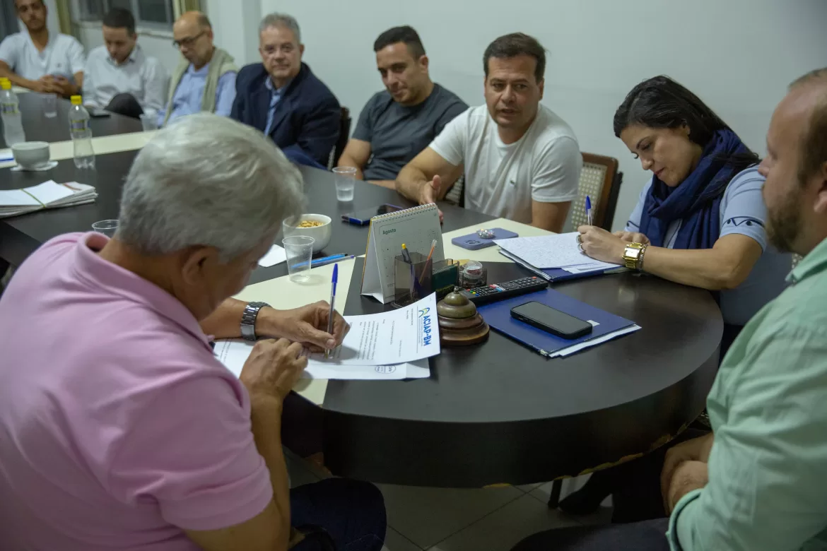 20 08 24 reuniao com candidato a prefeito de bm marcelo borges (02)