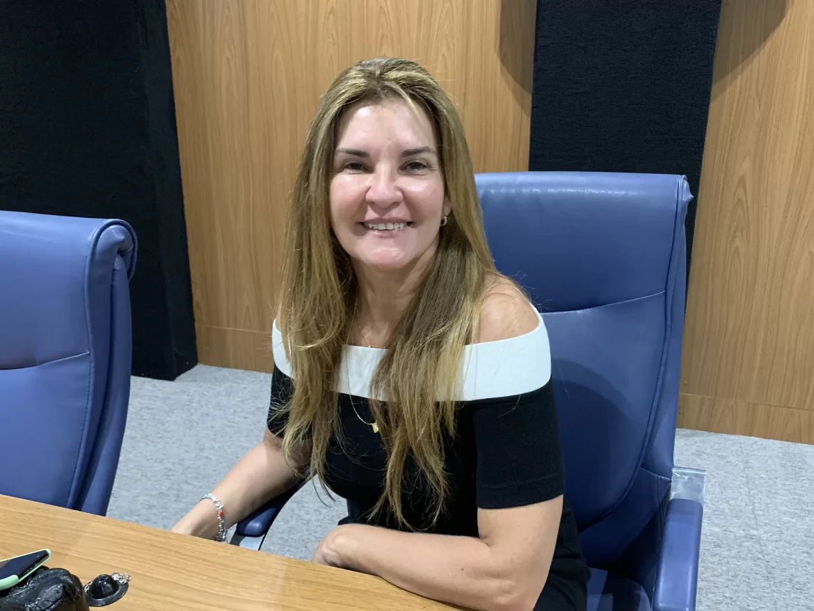 27.cf.res.polÍtica.vereadora pede a implantação do programa.divulgaÇÃocmr