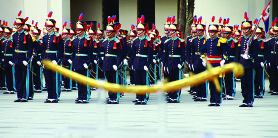 34.cf.res.cidades.aman realiza a entrega de espadins.1.cadetes.divulgaÇÃoaman