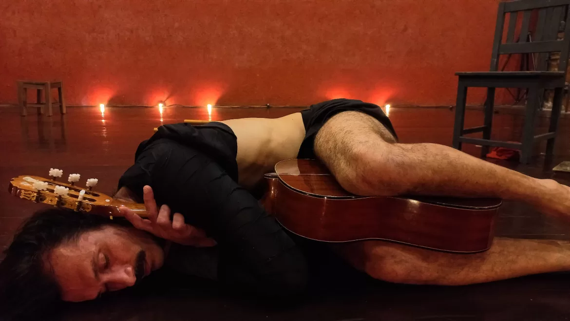 teatro gacemss em volta redonda recebe a pré estreia do solo teatral e n t r e divulgação