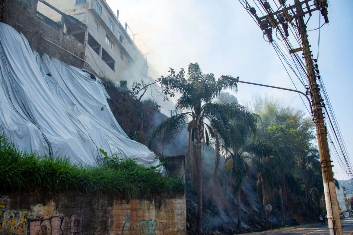 12 09 2024 incêndio morro voz da cidade queimada 1 iam martins