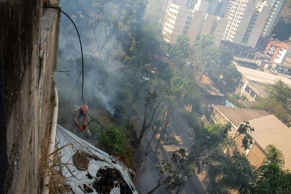 12 09 2024 incêndio morro voz da cidade queimada 6 iam martins