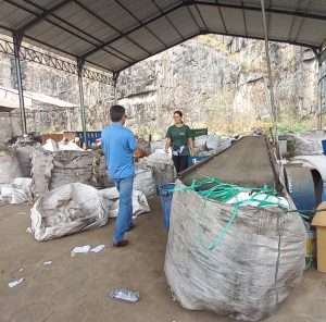 12 vigário episcopal para dignidade da pessoa humana visita cooperativas de reciclagem divulgaÇÃo1