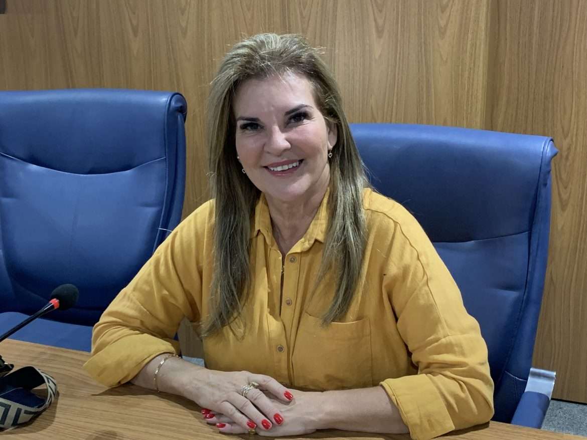 26.cf.res.polÍtica.vereadora propõe divulgação na campanha .divulgaÇÃocmr