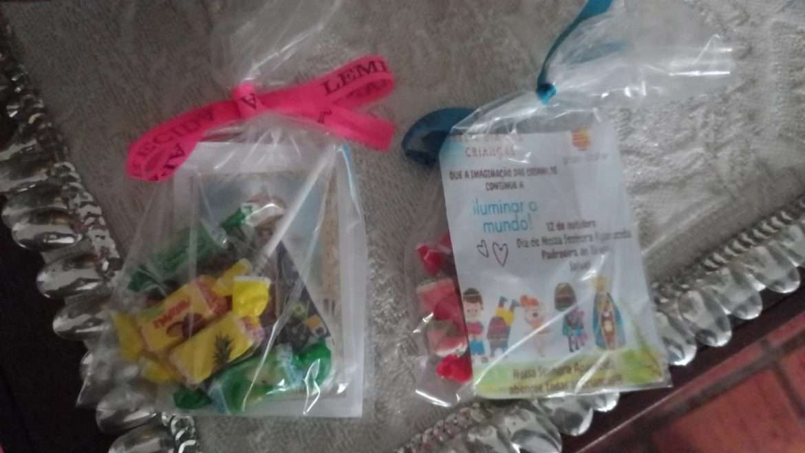 47 a grupo acolher está em campanha para arrecadar brinquedos para o dia das crianças divulgaÇÃo