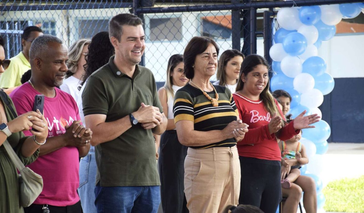 55.cf.res.polÍtica.diogo entrega à população.1.estherpoliti (2)