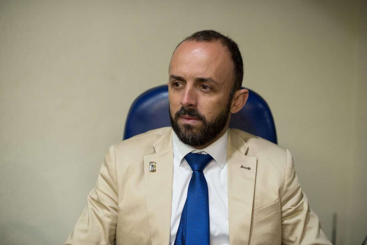 a 38 cf polÍtica gustavo gomes tem aprovado projeto que cria o programa de assistência integral ao cuidador arquivo