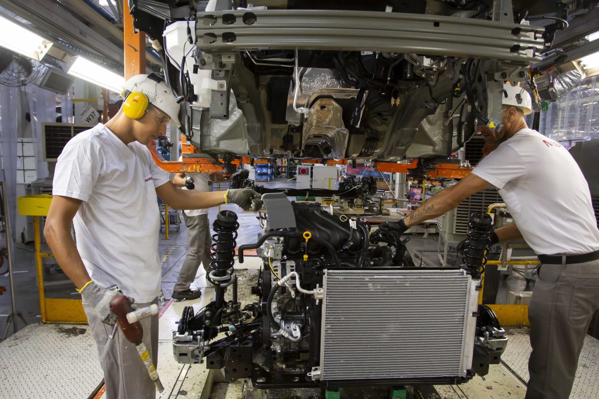 a 54 cf economia ibge analisa desempenho das empresas na crise 2.nissan.cris oliveira (1)