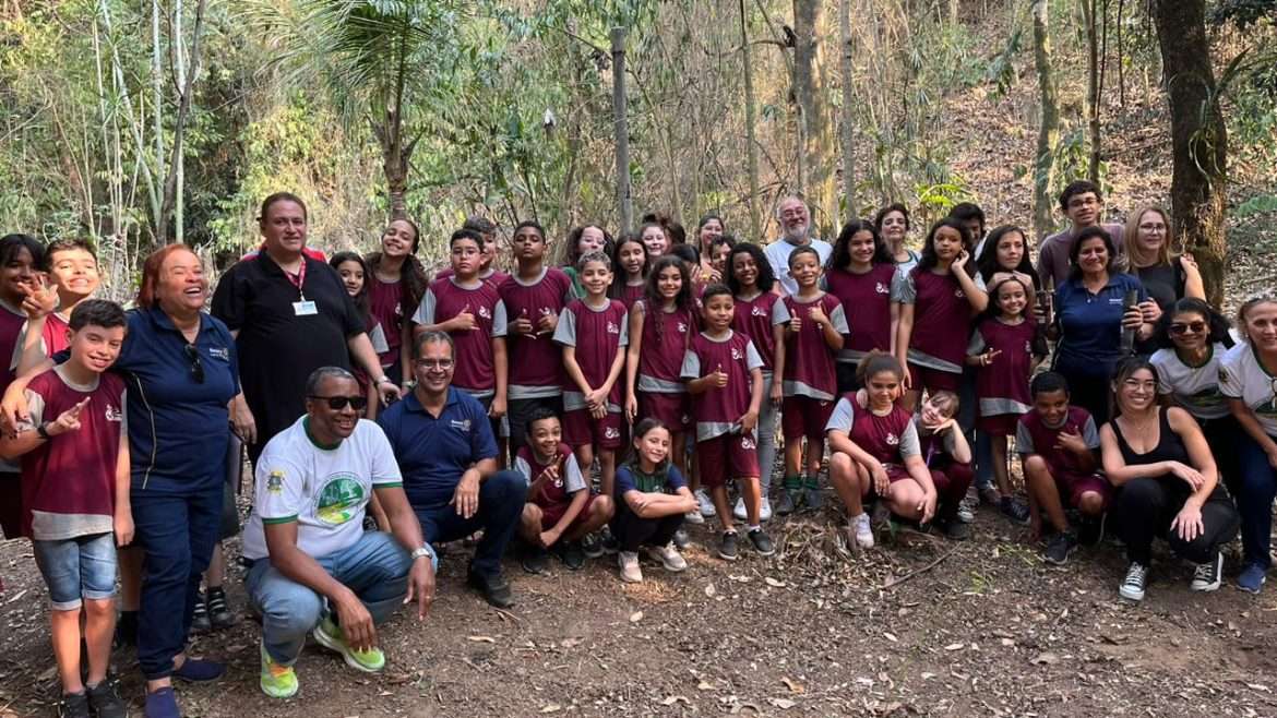 cidades rotary club alvorada promove ação de plantio de árvores no colégio ubm divulgaÇÃo (1)