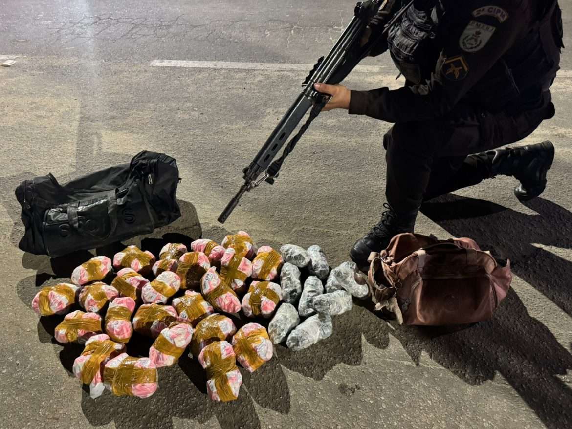 duas mulheres são detidas pela pm com grande quantidade de drogas em paraty divulgação