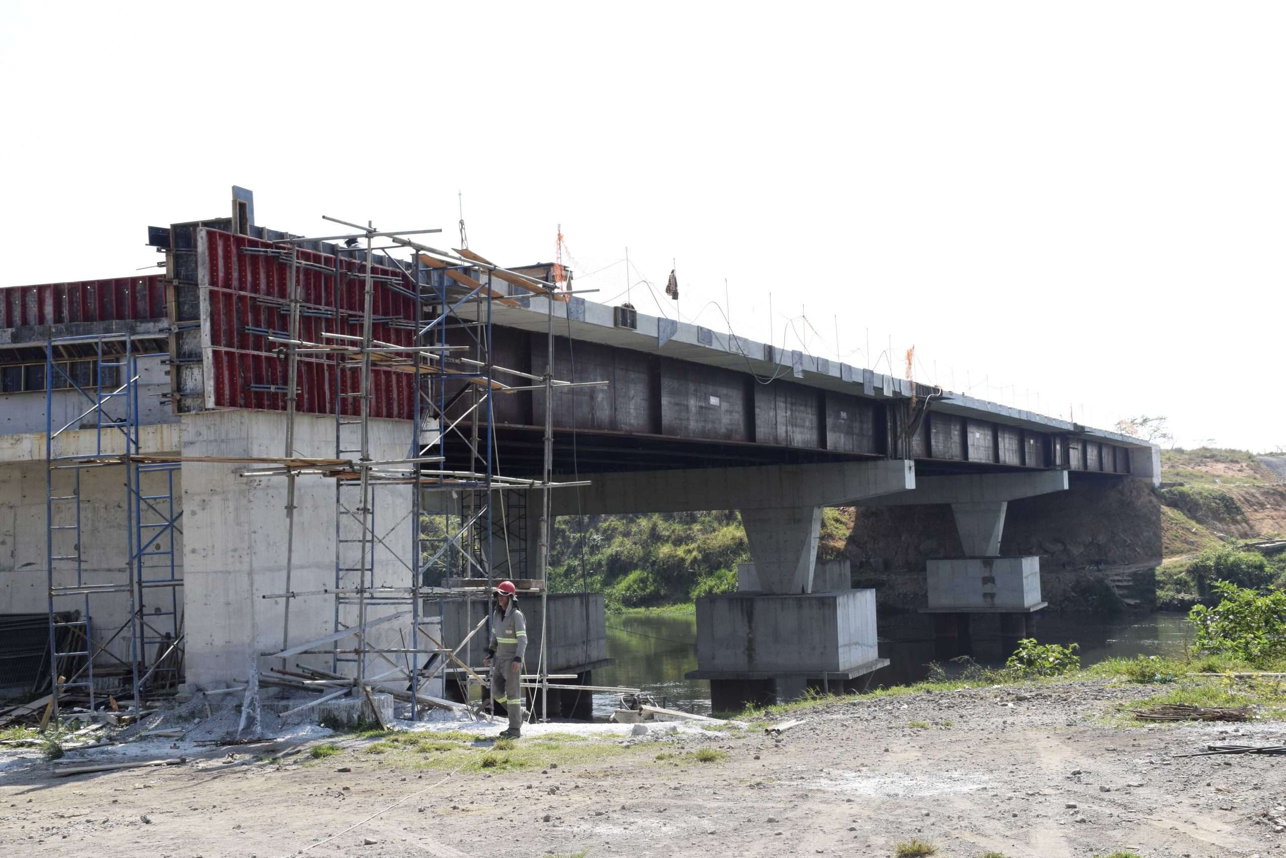 pÁgina 10.resende comemora.10.quartaponte.carinarochapmr