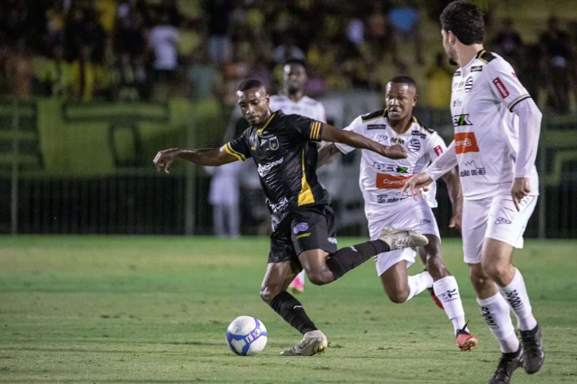 15.cf.res.esportes.voltaço vence o atletic (1)