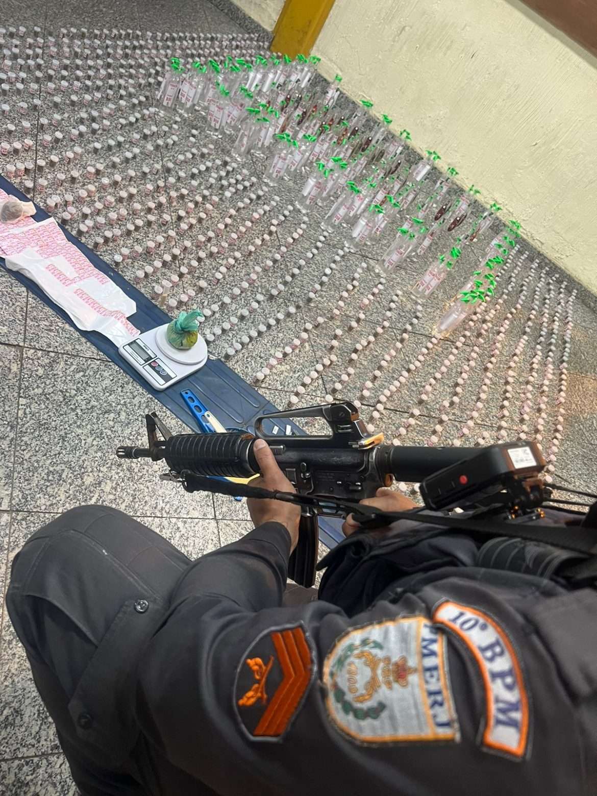 19.cf.res.polÍcia.pm apreende drogas no oficinas.divulgaÇÃopm