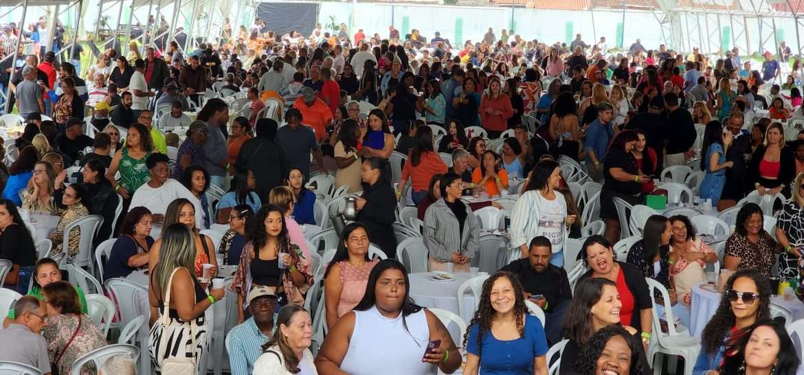 23.cf.res.cidades.dia do servidor é comemorado.1.festa.sonitapalmerpmi