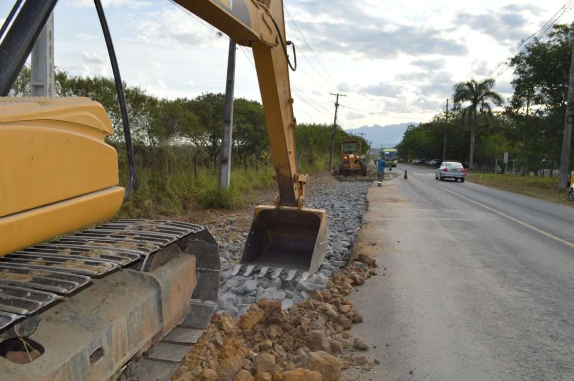 26.cf.res.cidades.pavimentação da ciclofaixa na avenida renato.gilsoncardosopmpr