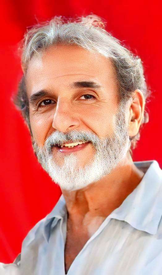 32.cf.res.cidades.jornalista lança primeiro livro.1.dudu.divulgaÇÃo