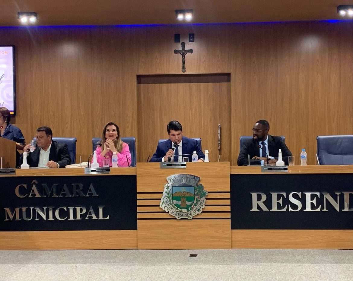 45.cf.res.polÍtica.câmara entrega título de cidadania.2.vereadores.divulgaÇÃocmr