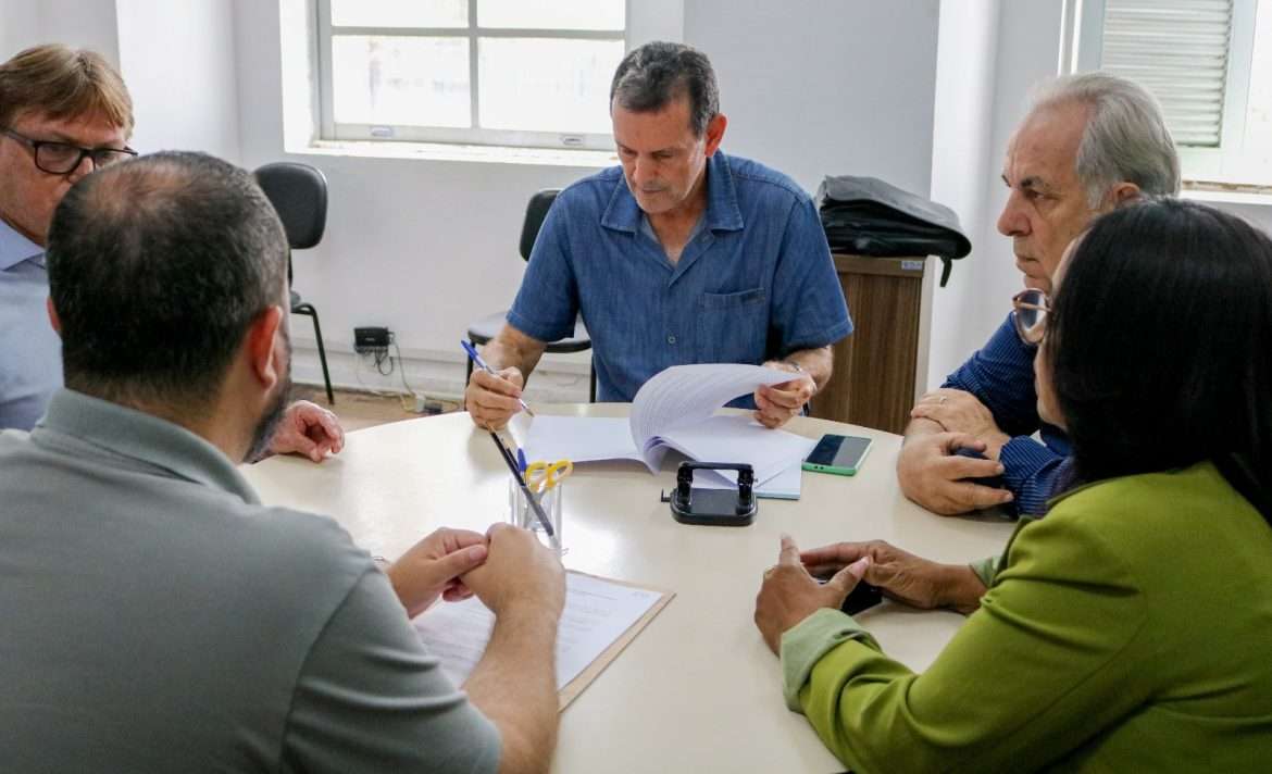 47.cf.res.cidades.prefeitura e condomínio log assinam.1.irineu.arianealvespmi