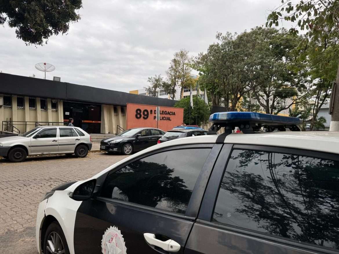 55.cf.res.polÍcia.criança morta na chacina.cyntiafreitas]