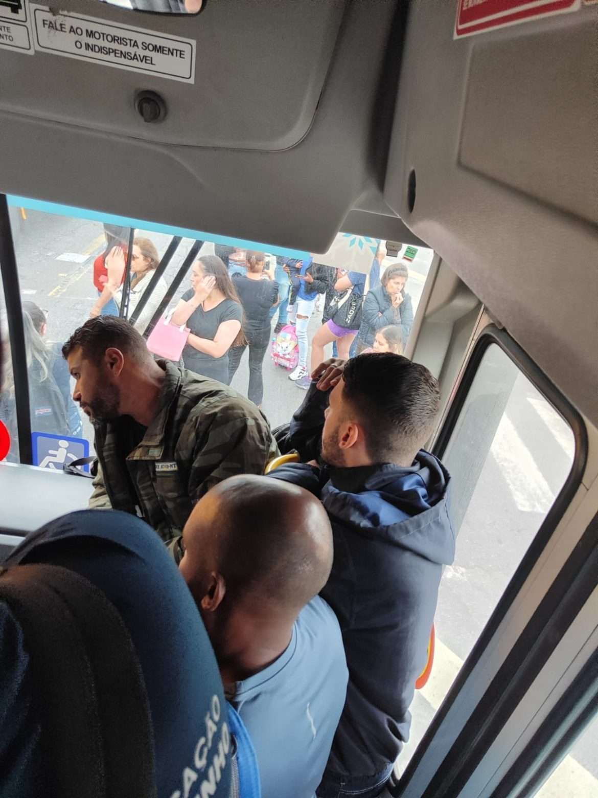 a 42 cf cidades usuários se queixam de atrasos e lotação em linha da viação pinheiral divulgaÇÃo