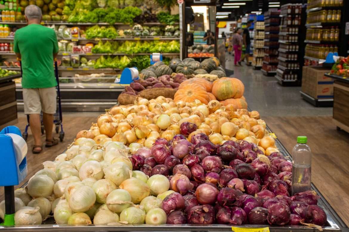 a 62 cf economia energia elétrica e hortifruti pesam no bolso dos brasileiros iam martins (5)