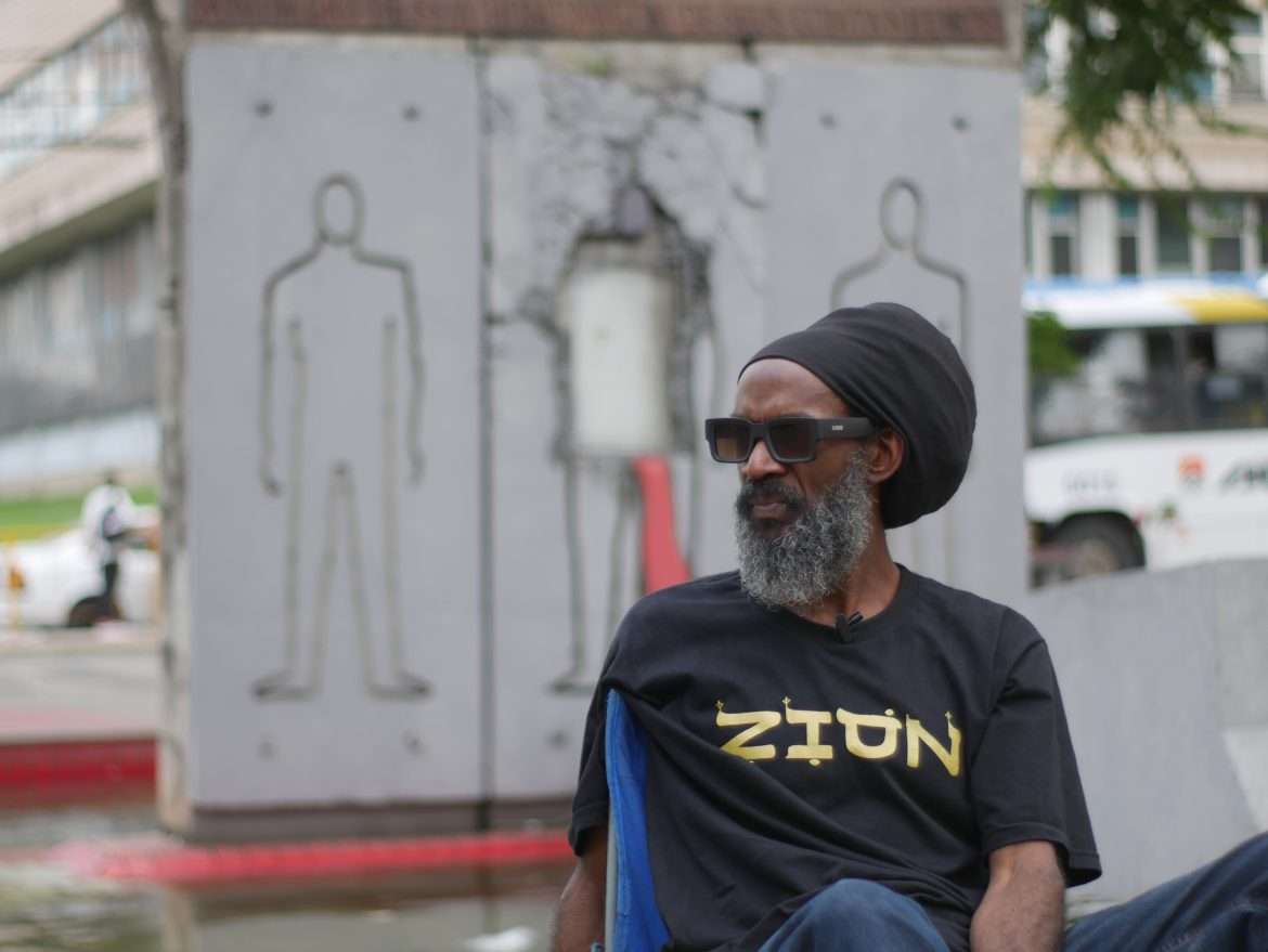 andré myshilin dando seu depoimento num lugar historico de vr praça juarez antunez