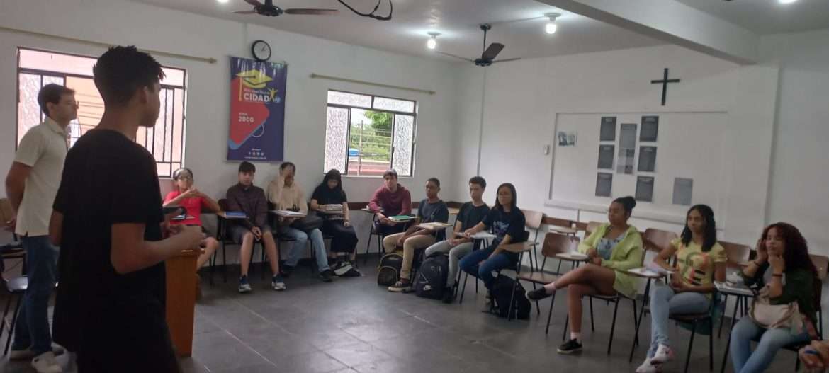 aula do pré vestibulinho cidadão, em volta redonda, valoriza os institutos federais e faetec divulgaÇÃo