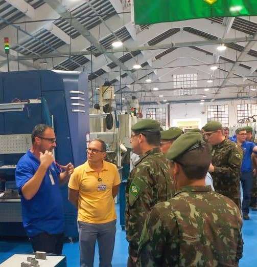 comandante da aman visita fábrica da imbel divulgação aman