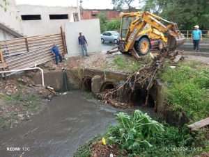 equipes da prefeitura de volta redonda seguem atuando na limpeza da cidade após temporal com vento divulgação bugio