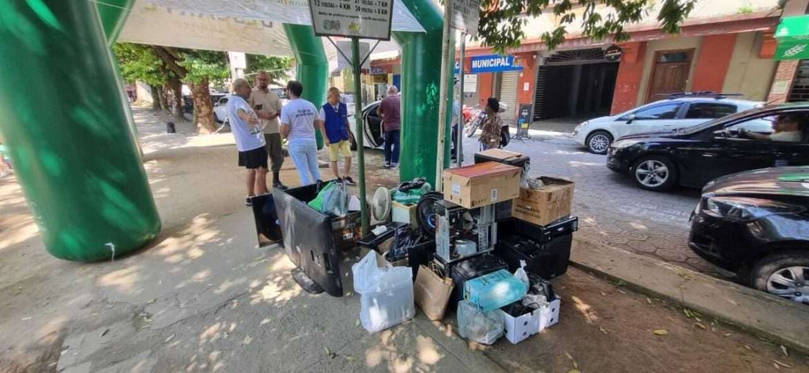 f94fe3b9 daa6 4eb0 bec6 c00d306477b8