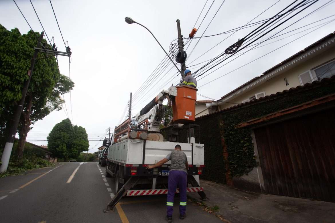 mais de 77% da cidade de volta redonda recebeu a nova iluminação de led em parceria com o estado cris oliveira secom