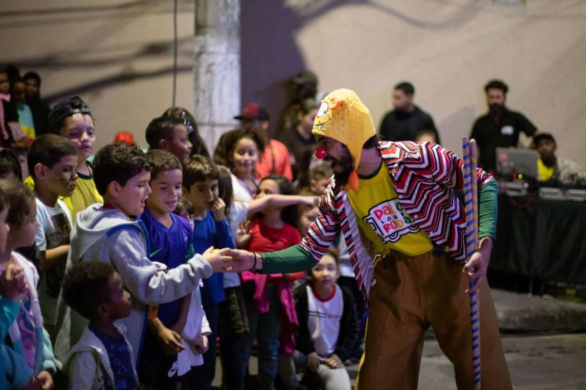 mais três bairros em volta redonda receberão o palco sobre rodas com cultura, lazer e diversão cris oliveira secom