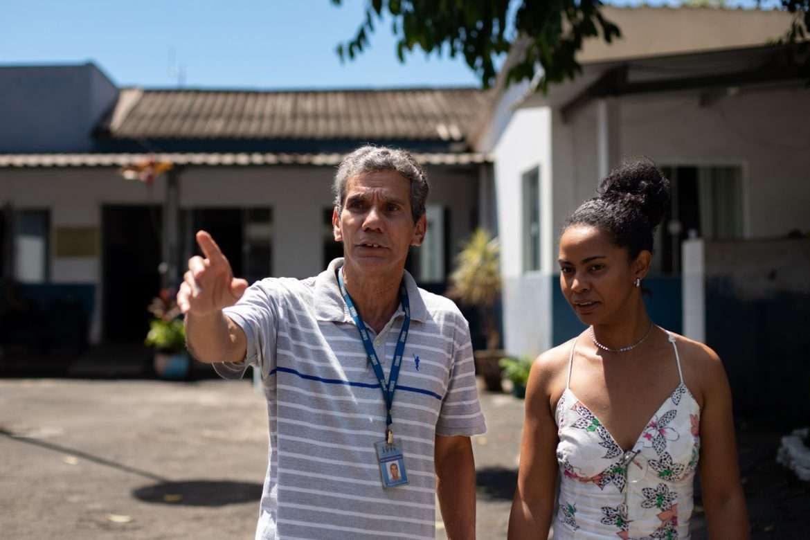 profissional da assistência social de volta redonda supera a situação de rua e passa para o lado de  acolhedor divulgação secom