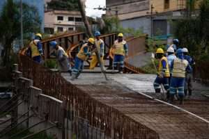 rampa de descida da nova alça do viaduto heitor leite franco, em volta redonda, recebe concretagem cris oliveira secom11