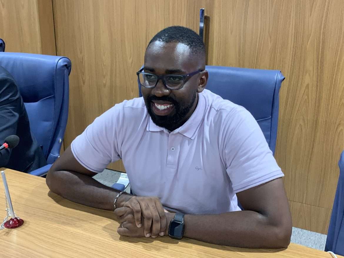 24.cf.res.polÍtica.lei assegura distribuição de cadeira de rodas e camas.divulgaÇÃocmr