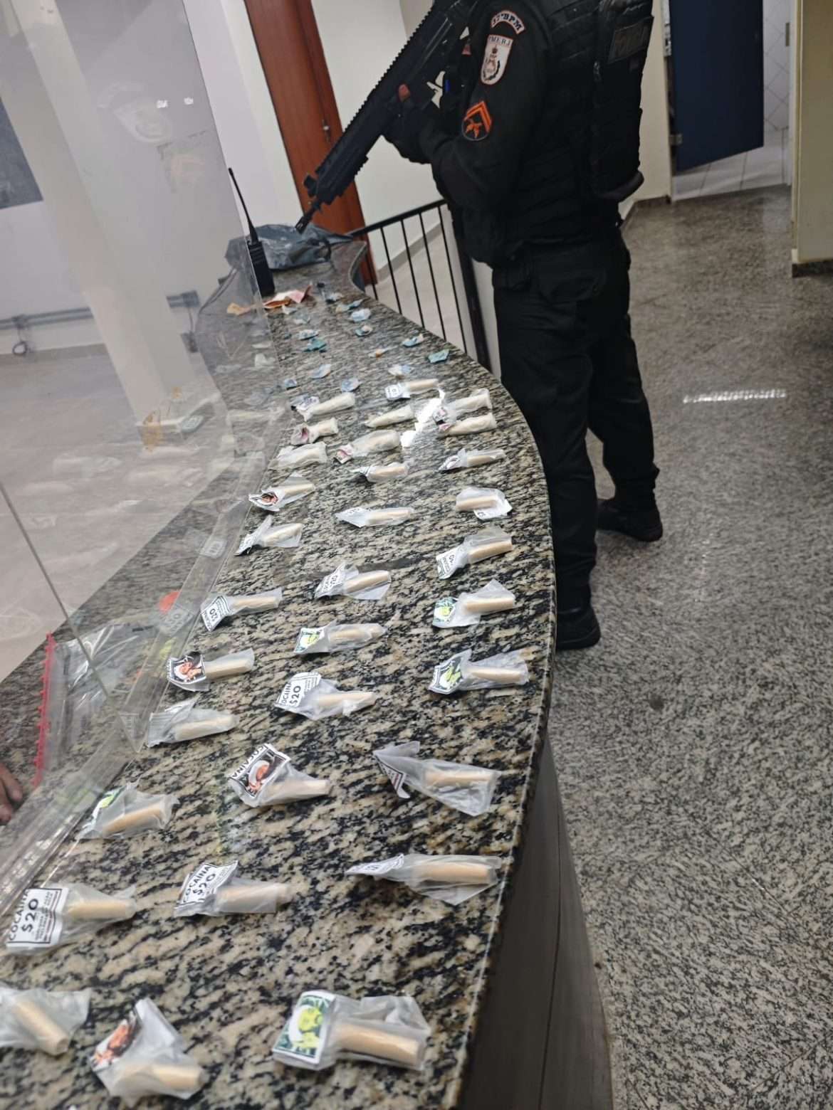 28.cf.res.polÍcia.homens fogem de abordagem da pm.divulgaÇÃopm