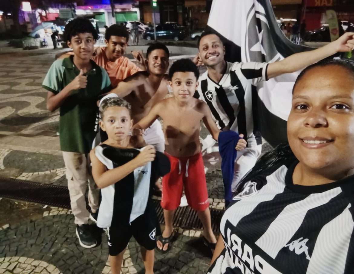 40 cidades botafogo se consagra campeão da libertadores e torcedores da região comemoram divulgaÇÃo
