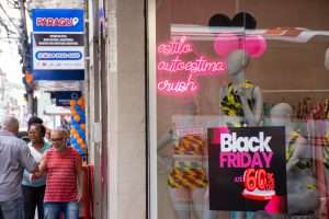 56 economia comerciantes registram grande movimentação nos estabelecimentos das duas cidades na black friday – iam martins 11