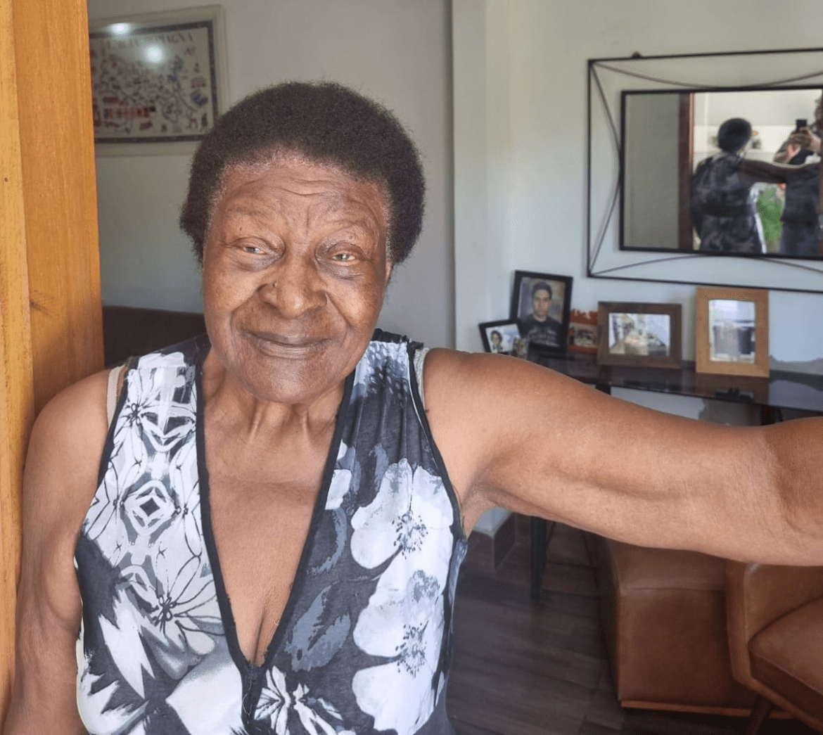 60 cidades idosa de 87 anos destaca a importância dos jovens negros na sociedade divulgaÇÃo111