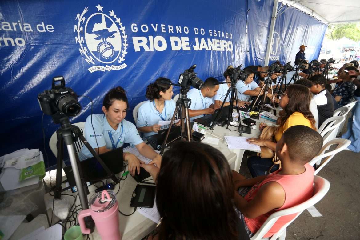 evento foi realizado neste sábado, dia 30, na praça brasil, bairro vila santa cecília cris oliveira secom