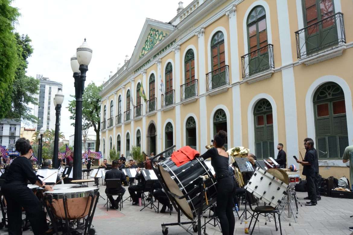feira literária de barra mansa movimenta a biblioteca municipal paulo dimas