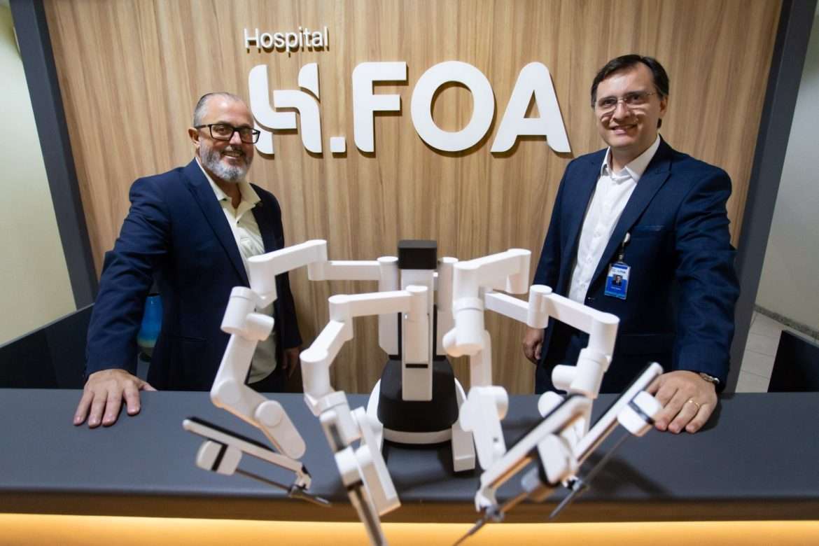 notas vr primeira cirurgia com robÔ pelo sus cris oliveira secom