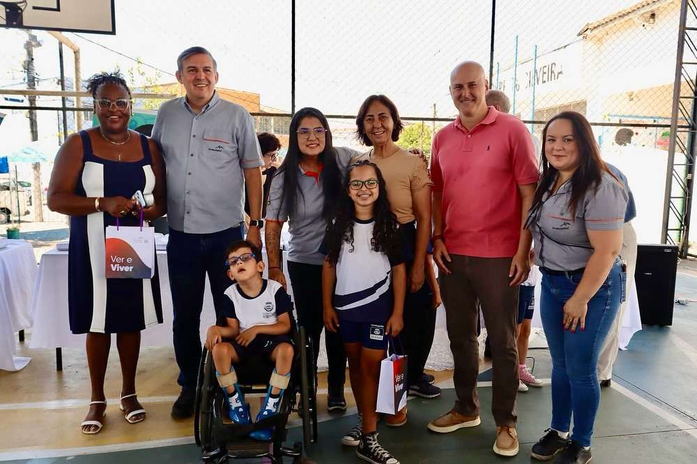 tande participa de entrega de óculos em resende divulgação