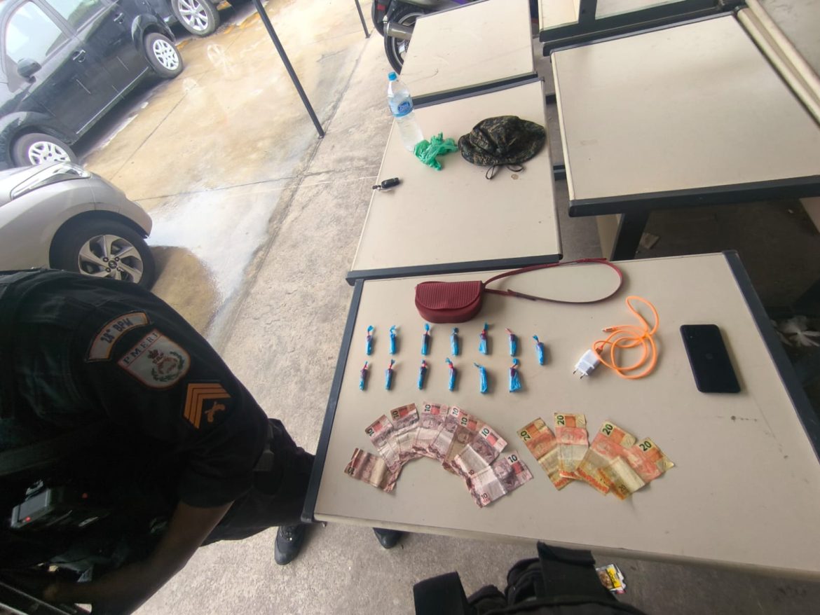 12 polÍcia pm detém suspeita com droga e dinheiro no santo agostinho divulgaÇÃo